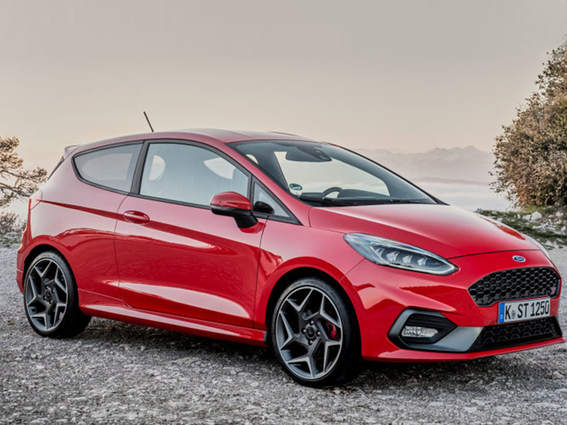 اضغط لمشاهدة الفيديو: فورد تطلق "Focus ST" المعدلة